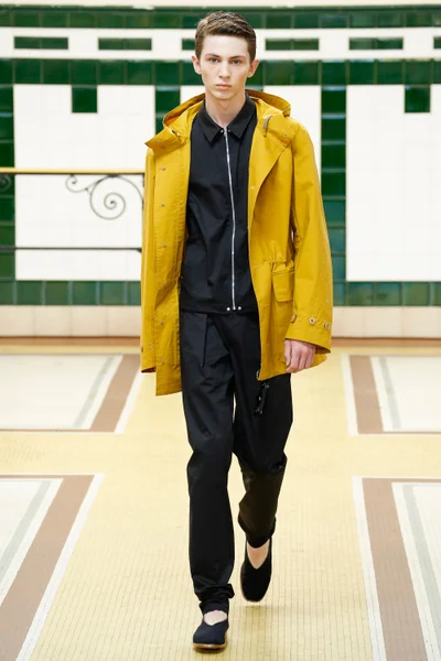 Look 7